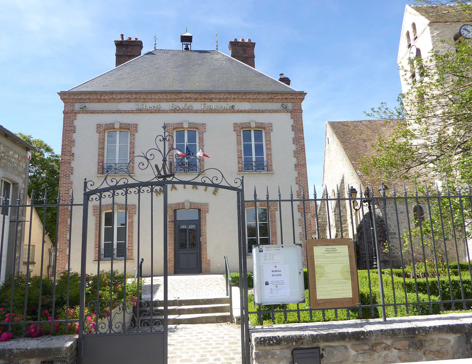First Class Partner private chauffeur service serving Arbonne-la-Forêt