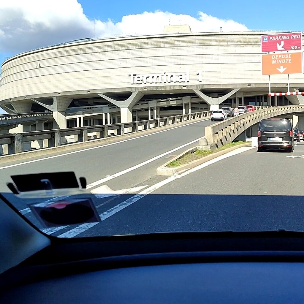 Chauffeur VTC aéroport CDG terminal 1
