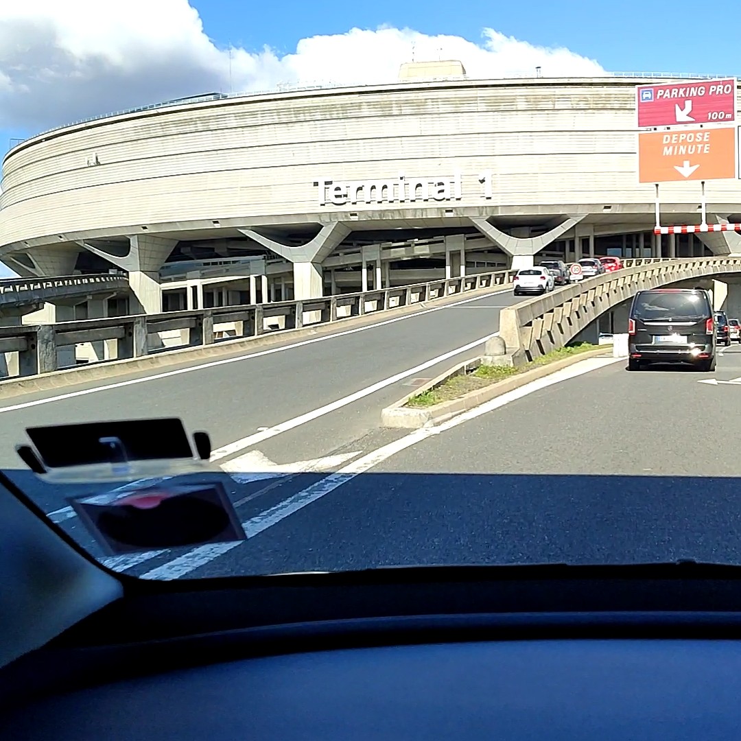 Chauffeur VTC aéroport CDG terminal 1
