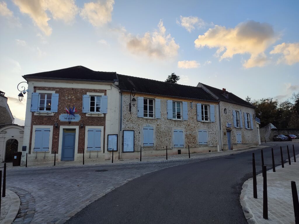 Étiolles town hall