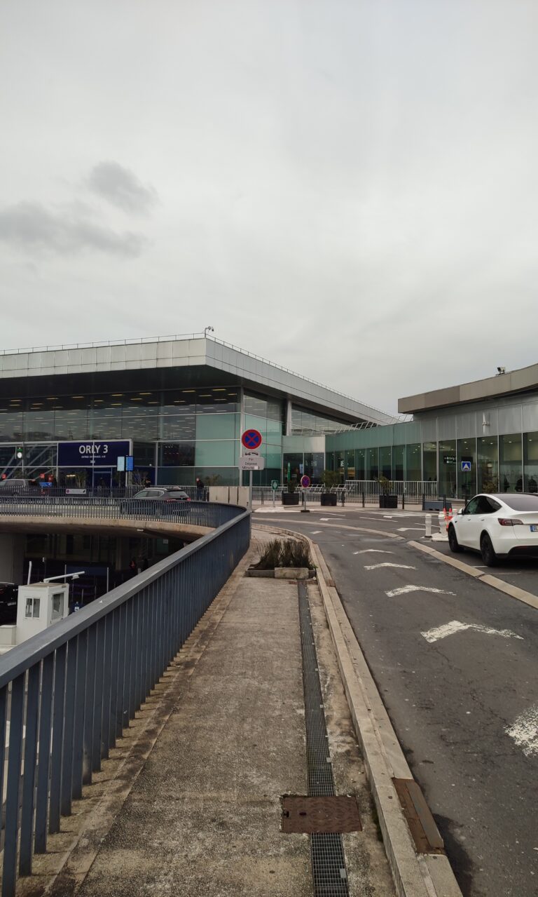 Private chauffeur service serving Juvisy-sur-Orge