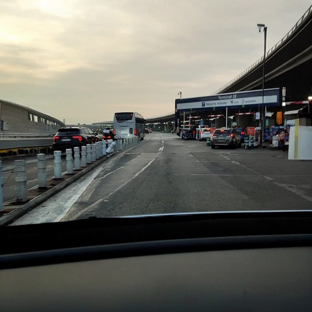 Chauffeur VTC aéroport CDG terminal 2E